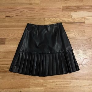 NWOT Forever 21 Faux Leather Pleated Mini Skirt S Black